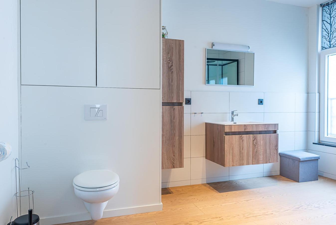 Guesthouses By Hotel Van Eyck Maaseik Bagian luar foto