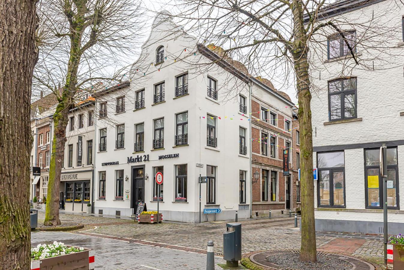 Guesthouses By Hotel Van Eyck Maaseik Bagian luar foto