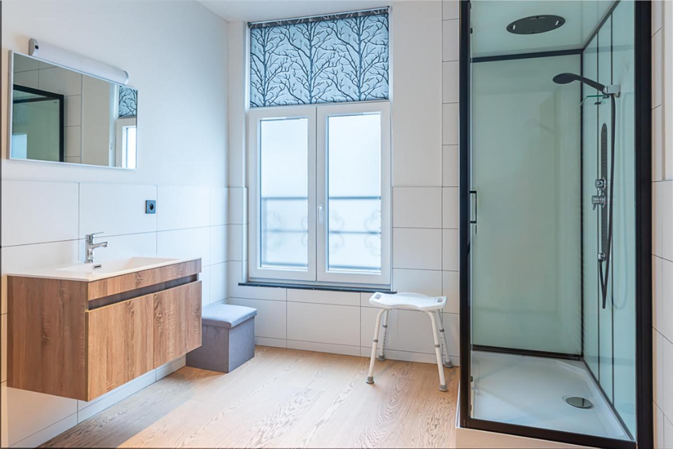 Guesthouses By Hotel Van Eyck Maaseik Bagian luar foto