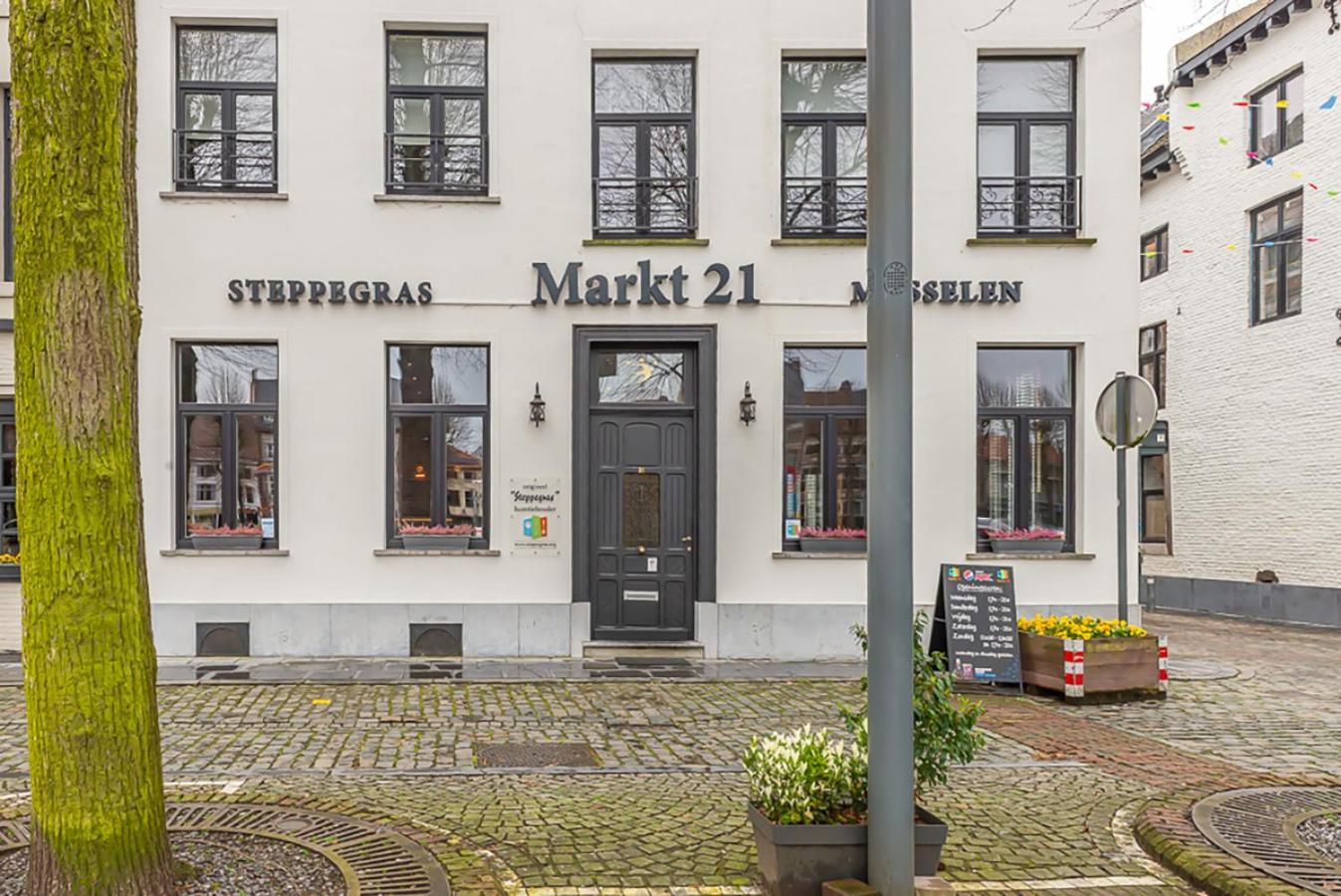 Guesthouses By Hotel Van Eyck Maaseik Bagian luar foto