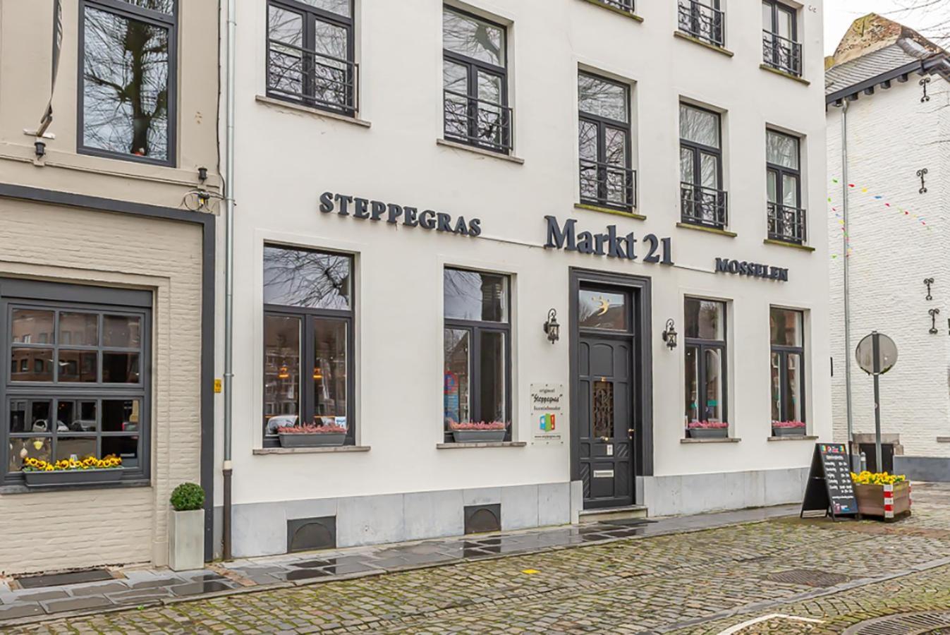 Guesthouses By Hotel Van Eyck Maaseik Bagian luar foto